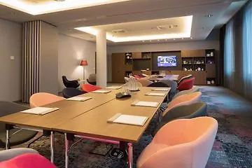 카프리 바이 프레이저, 프랑크프루트 호텔 프랑크푸르트